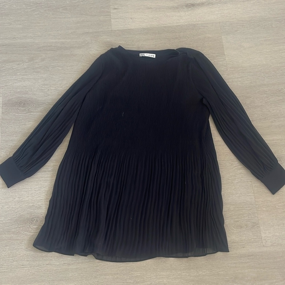 Black zara pleated flowy dress